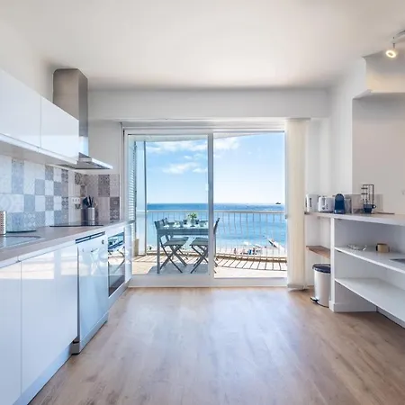 Apartamento Rare! 2-br Seafront