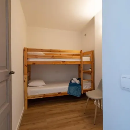 Apartmán Rare! 2-br Seafront