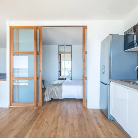 Rare! 2-br Seafront Cannes