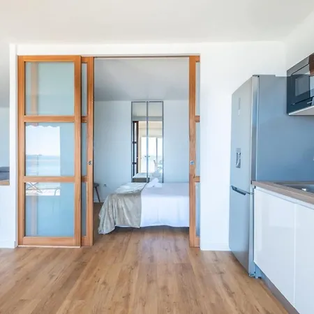 Rare! 2-br Seafront Appartamento